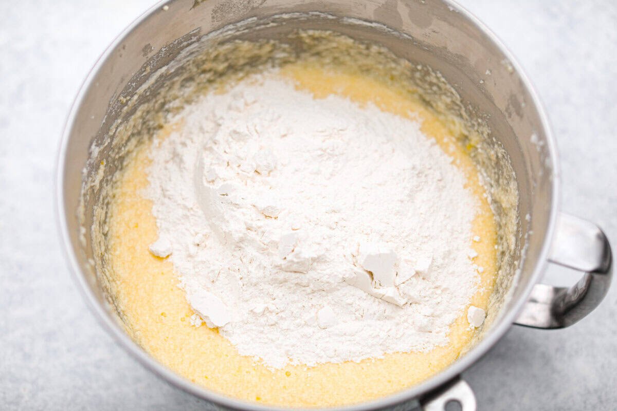 https://www.target.com/p/kitchenaid-5qt-10-speed-stand-mixer-with-copper-bowl-french-linen-hearth-38-hand-8482-with-magnolia/-/A-90064793#lnk=sametab Dry ingredients added to the bowl of wet ingredients.