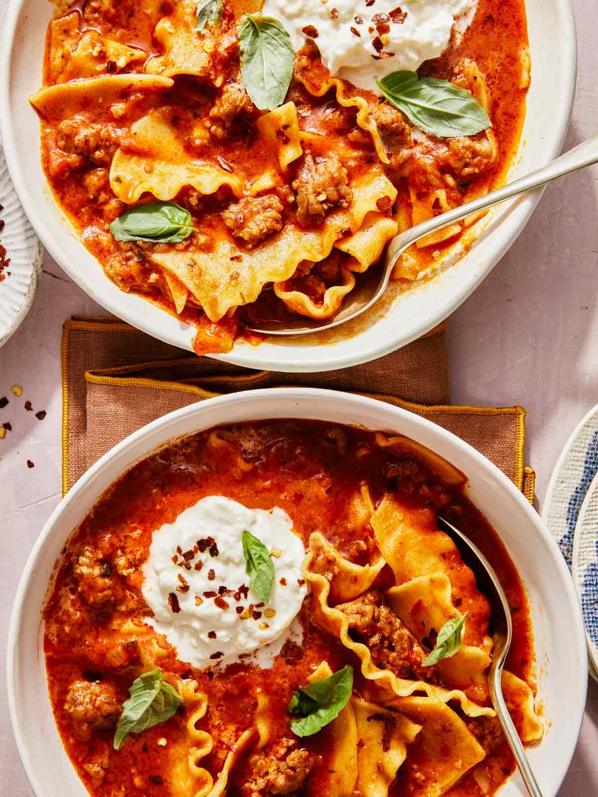Lasagna soup served in two bowls.