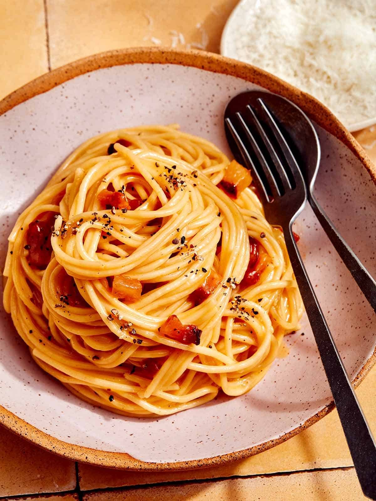 Carbonara pasta in a bowl.
