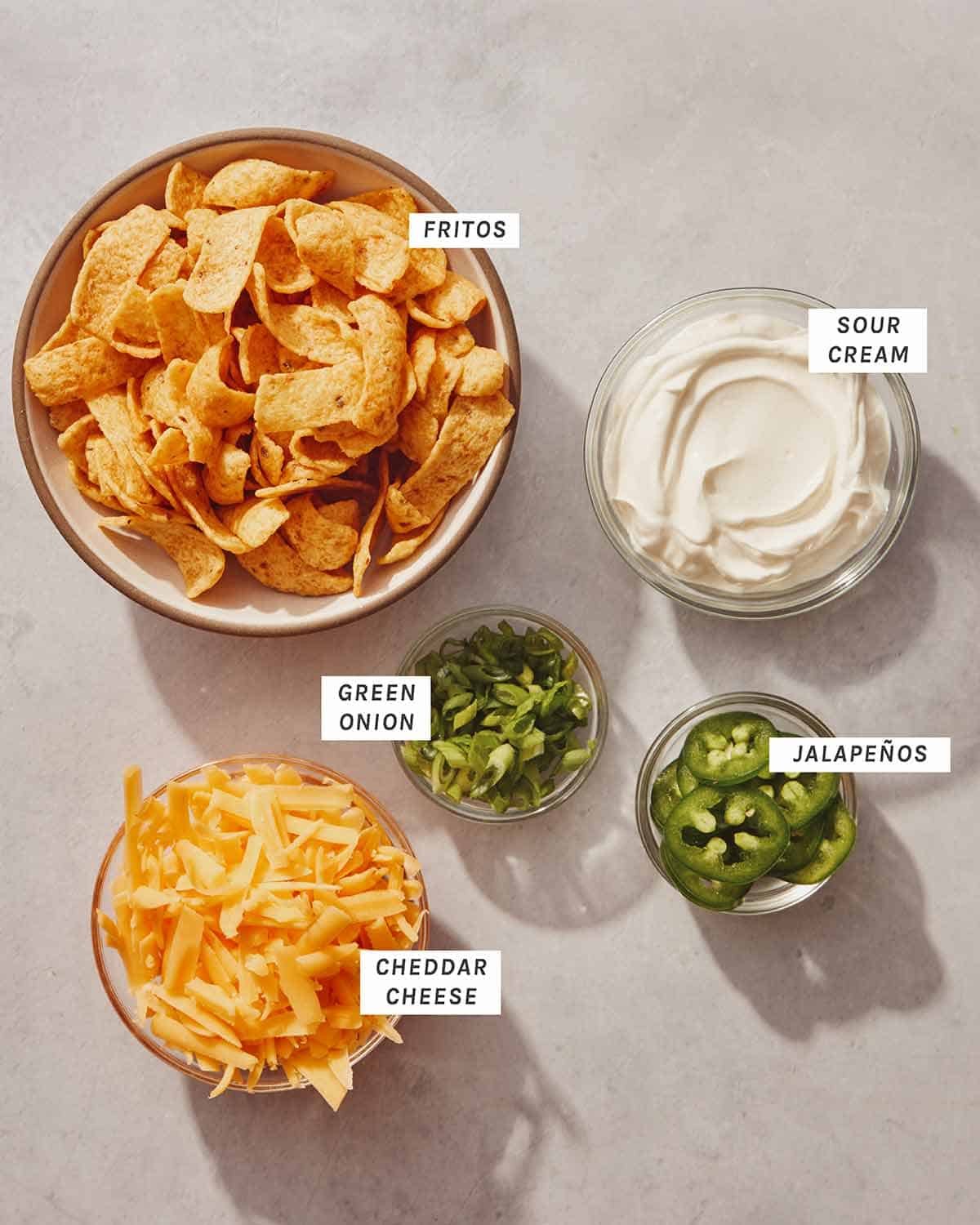 Topping options for our chili recipe.