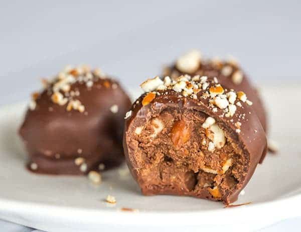 Nutella-Pretzel Truffles - Super easy and the perfect sweet/salty combination! | https://www.browneyedbaker.com/nutella-pretzel-truffles/