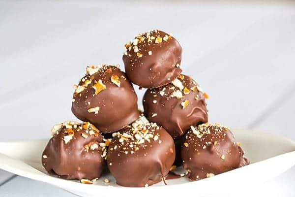 Nutella-Pretzel Truffles - Super easy and the perfect sweet/salty combination! | https://www.browneyedbaker.com/nutella-pretzel-truffles/