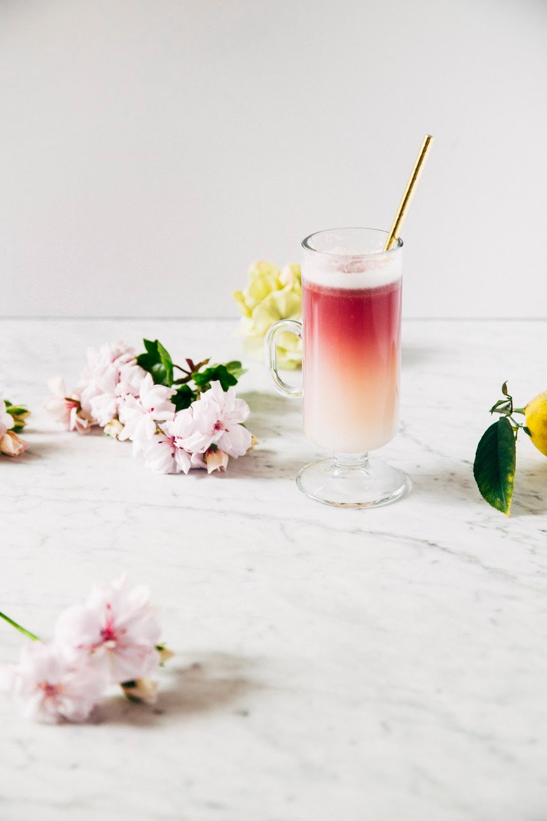 http://www.hummingbirdhigh.com/2016/04/red-wine-gin-sour.html