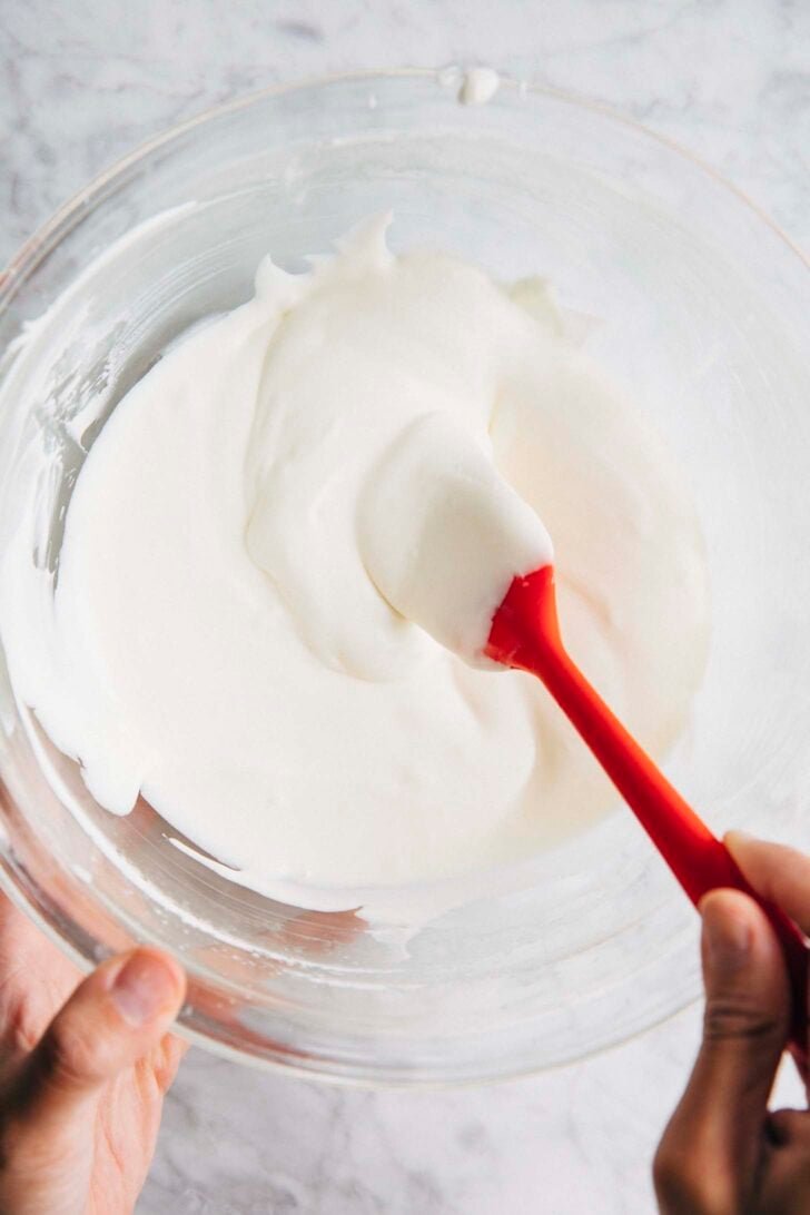 Photo showing the texture of the pudding after mixing the instant pudding mix base into the whipped cream
