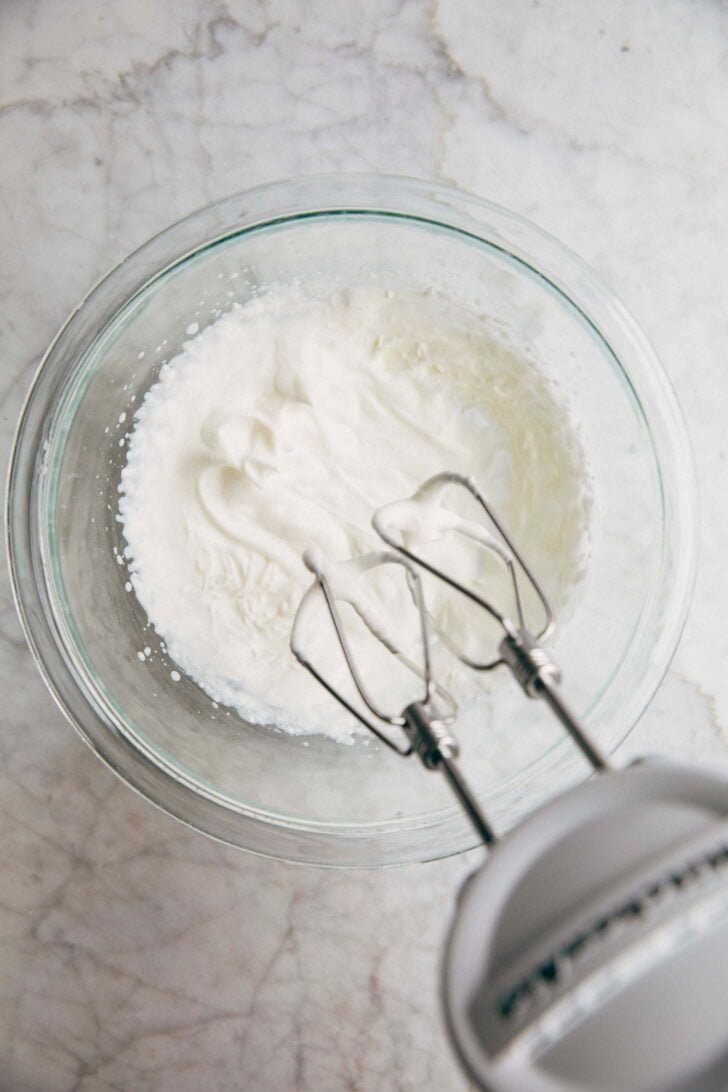 photo showing the final texture of the einspanner cream with soft peaks