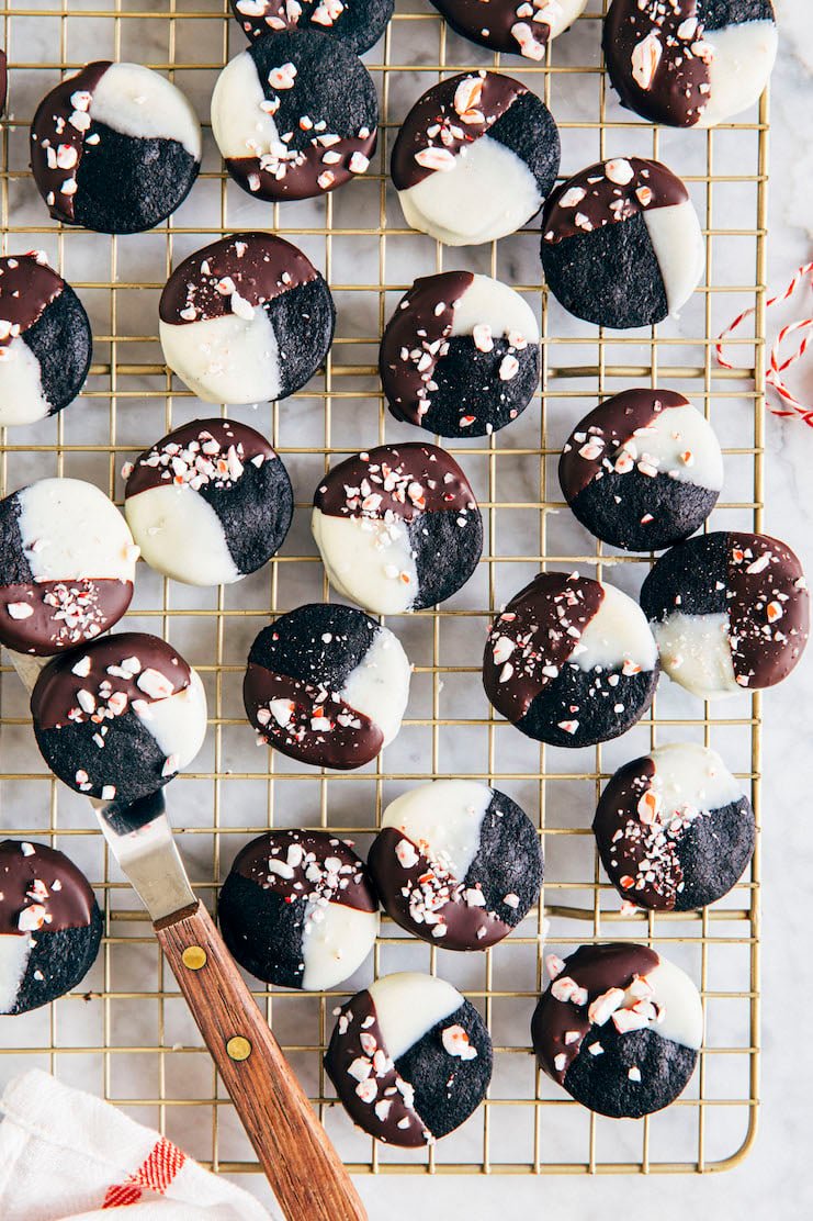 peppermint bark oreos