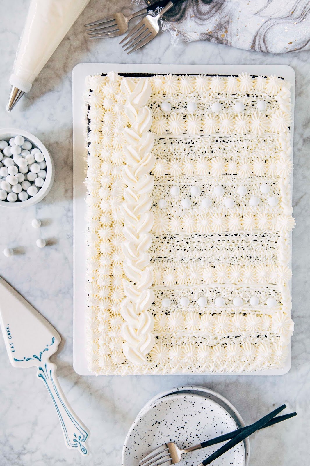 holiday sweater cake