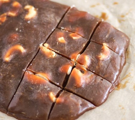 Homemade Decadent Cashew Caramels (refined sugar free, dairy free, vegan) - Healthy Dessert Recipes at Desserts with Benefits