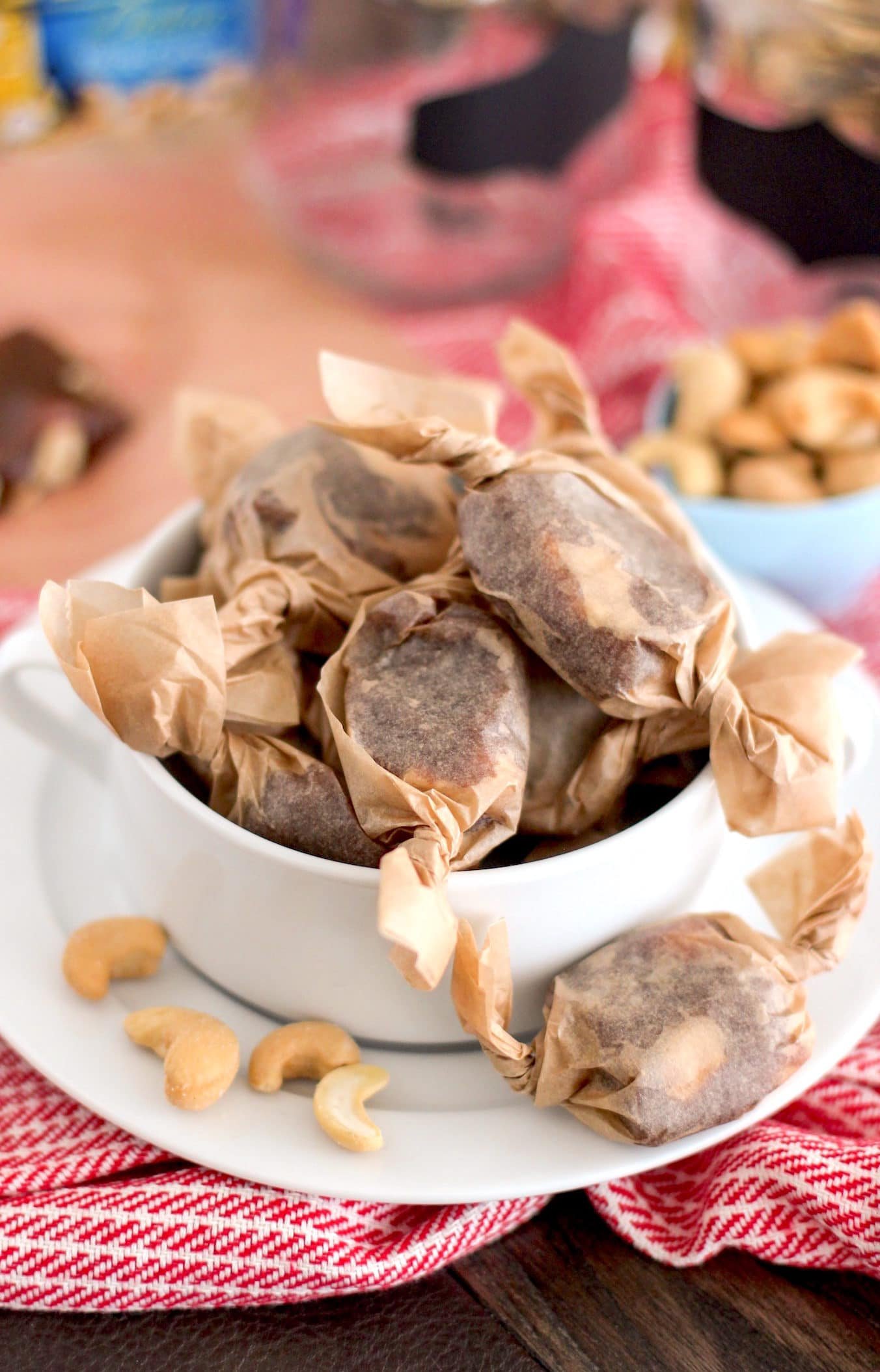 Homemade Decadent Cashew Caramels (refined sugar free, dairy free, vegan) - Healthy Dessert Recipes at Desserts with Benefits