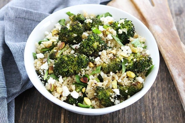 Roasted Broccoli Quinoa Salad Recipe-This easy and healthy salad is great for lunch or dinner! Add it to your menu today! #salad #glutenfree #healthyrecipe #easyrecipe #vegetarian #vegetarianrecipe #broccoli #quinoa Healthy Roasted Broccoli Quinoa Salad Recipe