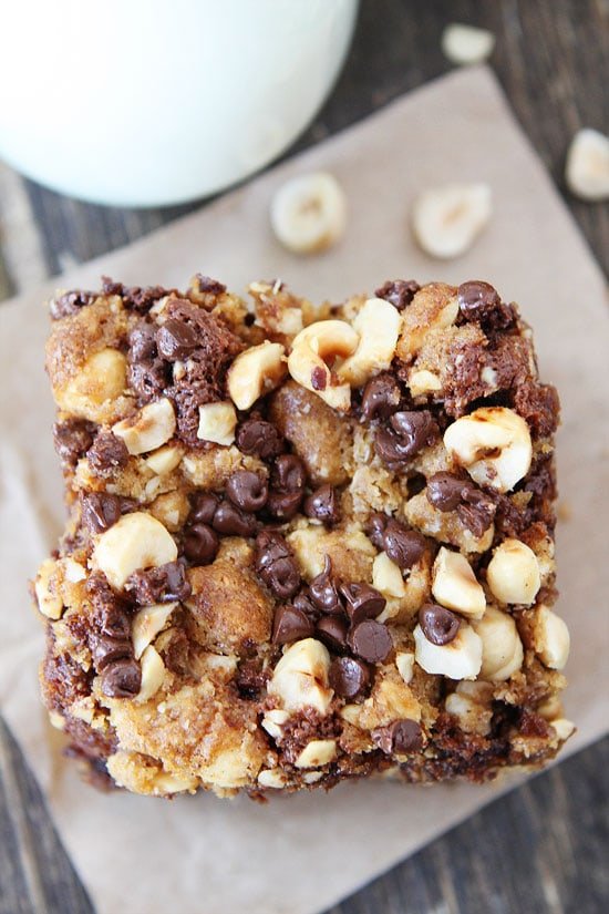 Banana Cake with Chocolate Chip Hazelnut Streusel Recipe on twopeasandtheirpod.com This simple banana cake is great for breakfast, brunch, or dessert! Banana Cake with Chocolate Chip Hazelnut Streusel Recipe