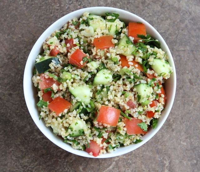 Easy Tabbouleh Salad | Recipe from www.twopeasandtheirpod.com #vegan #salad