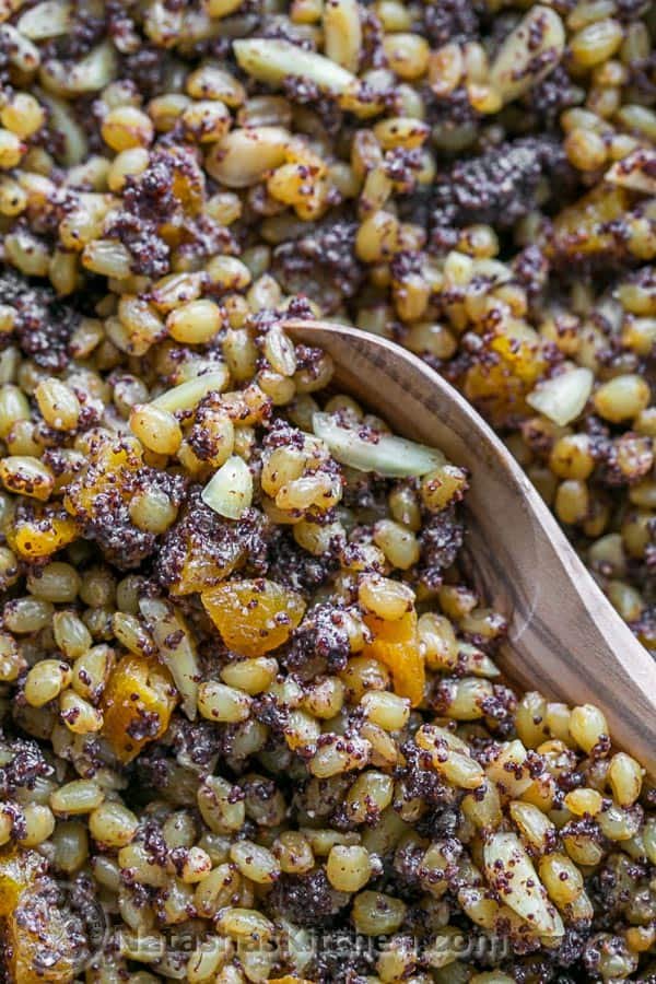 Wheat berry Christmas Pudding - A classic Ukrainian Kutia (Kutya) from @natashaskitchen