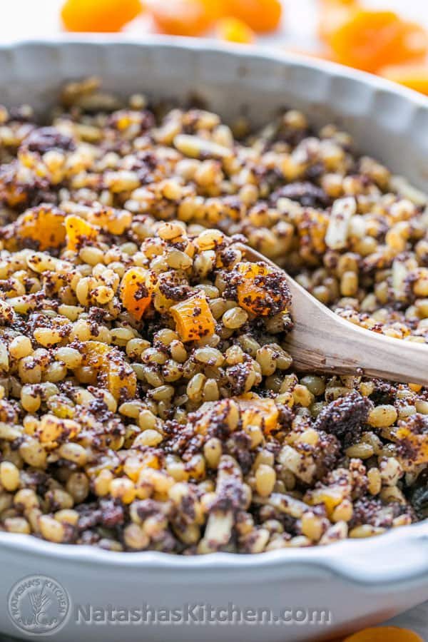 Wheat berry Christmas Pudding - A classic Ukrainian Kutia (Kutya) from @natashaskitchen