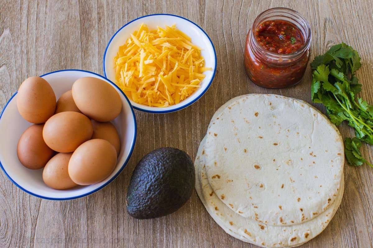 The ingredients for easy homemade breakfast tacos.