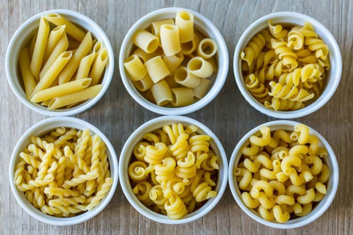 6 varieties of pasta in cups
