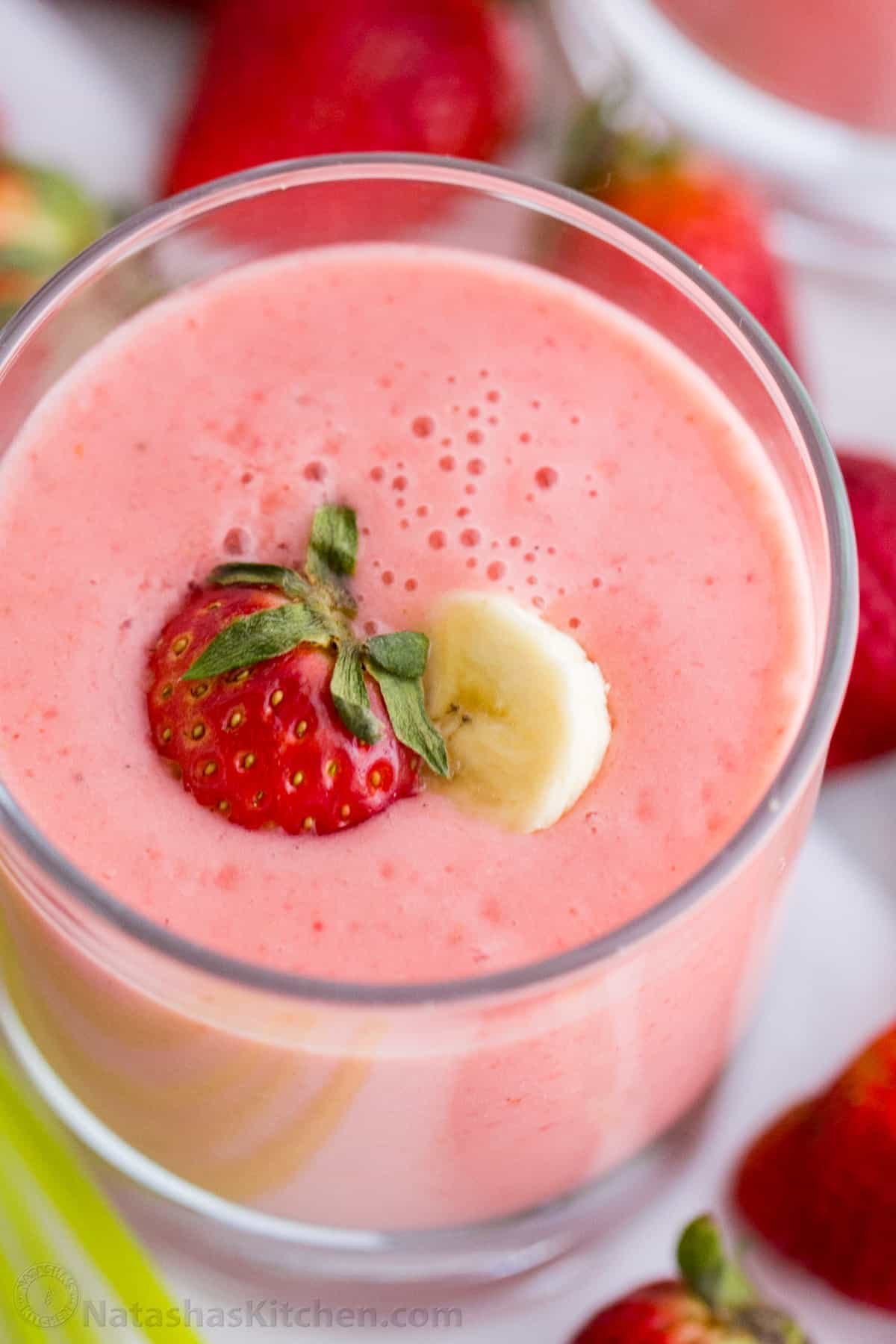 Strawberry banana smoothie served in a single cup