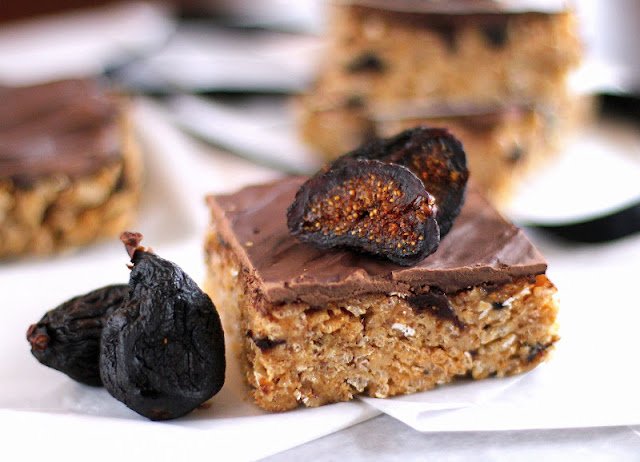 These Healthy Walnut Fig Krispy Treats are chewy, sweet, and satisfying, you'd never know they're refined sugar free, high protein, and gluten free!