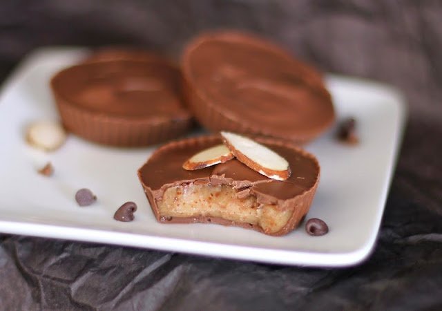 Healthy Almond Joy Chocolate Candy Cups - Desserts with Benefits