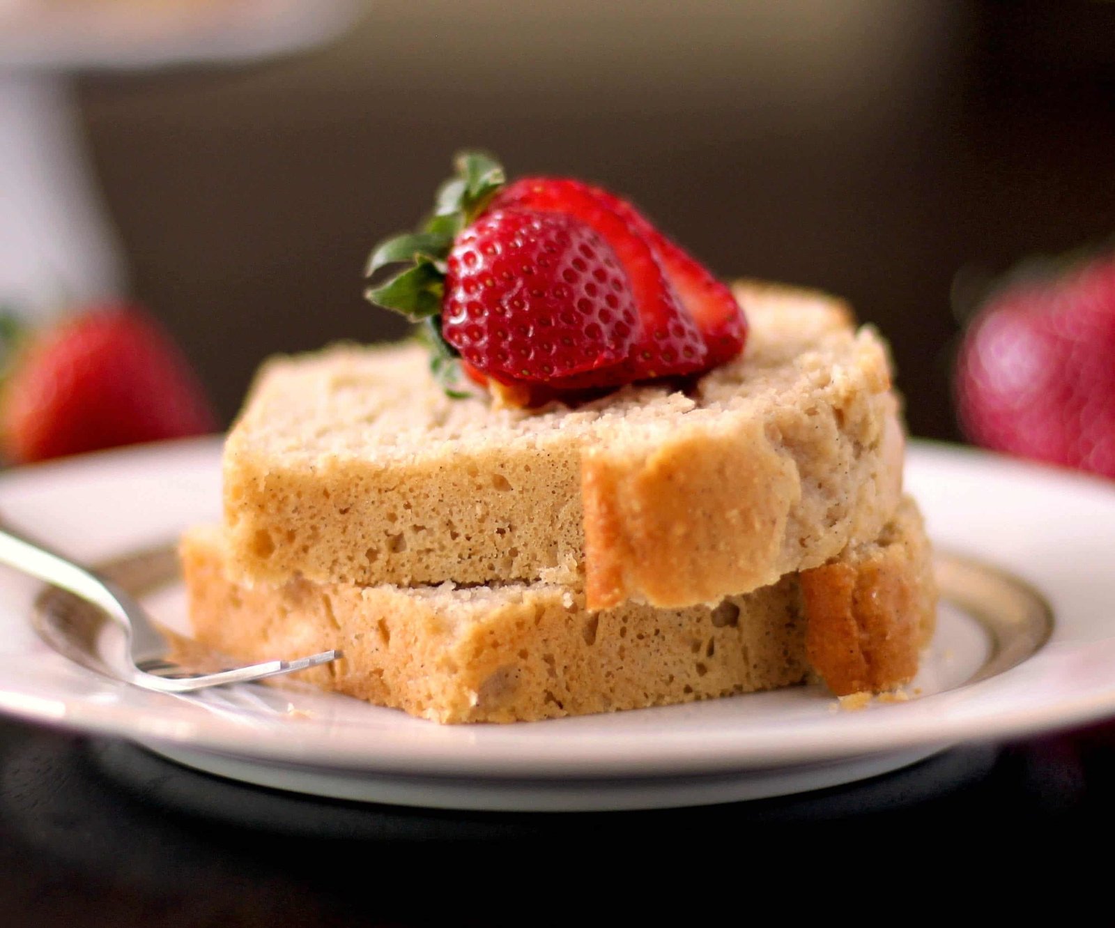 These Healthy Vanilla Bean Pound Cakes are so soft, fluffy, sweet, and buttery, they don't taste guilt free, whole grain, and low sugar one bit!