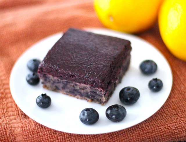 Healthy Blueberry Muffin Blondies with Blueberry Frosting (refined sugar free, low fat, gluten free, vegan) -- Healthy Dessert Recipes at Desserts With Benefits