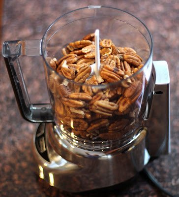 EASY Healthy Homemade Pecan Butter made all natural, sugar free, low carb, gluten free, and vegan! No hydrogenated oils or trans fats whatsoever!
