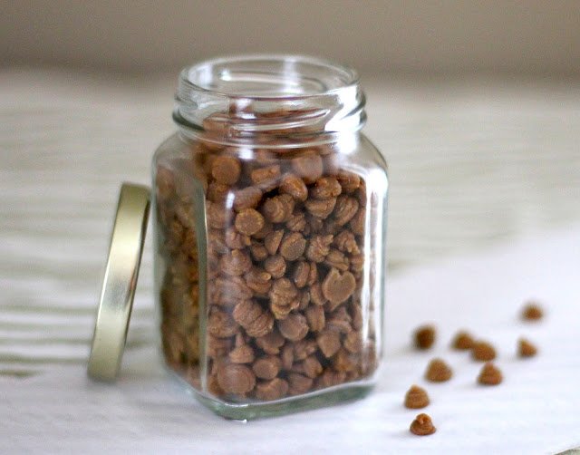 These buttery, delicious Healthy Homemade Butterscotch Chips require only 5 ingredients, and they're all natural, refined sugar free, gluten free and vegan. These buttery, delicious Healthy Homemade Butterscotch Chips require only 5 ingredients, and they're all natural, refined sugar free, gluten free and vegan.