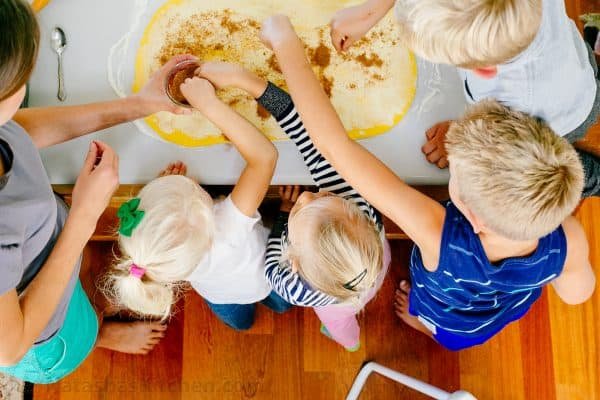 pumpkin-pull-apart-bread-helpers