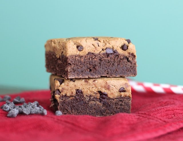 These deliciously healthy Cookie Dough Brownies are actually GOOD FOR YOU! They're whole grain, refined sugar free, gluten free, dairy free, and vegan. | Desserts With Benefits Blog