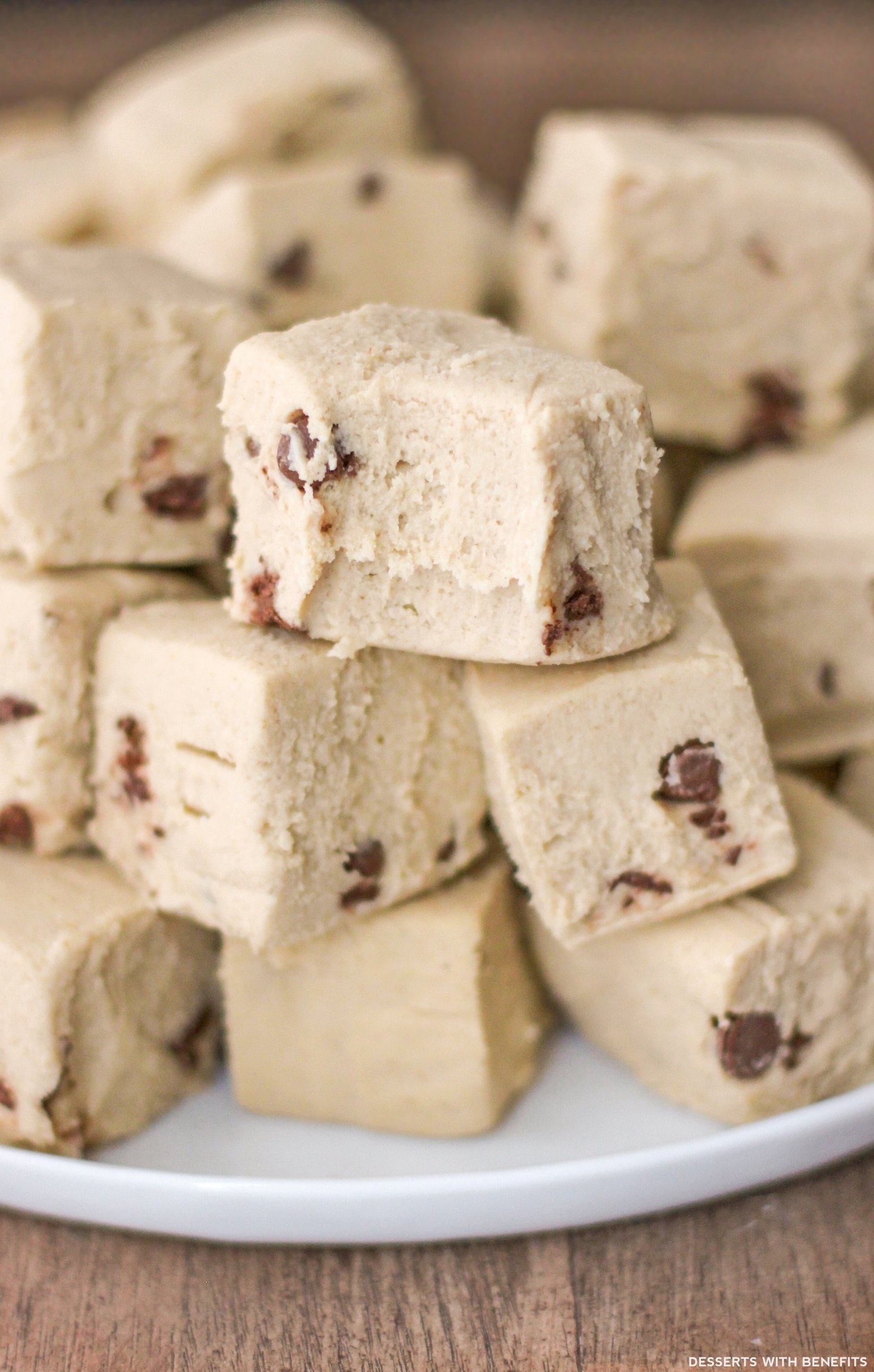 Healthy Chocolate Chip Cookie Dough Fudge (sugar free, gluten free, dairy free, vegan) - Healthy Dessert Recipes at Desserts with Benefits