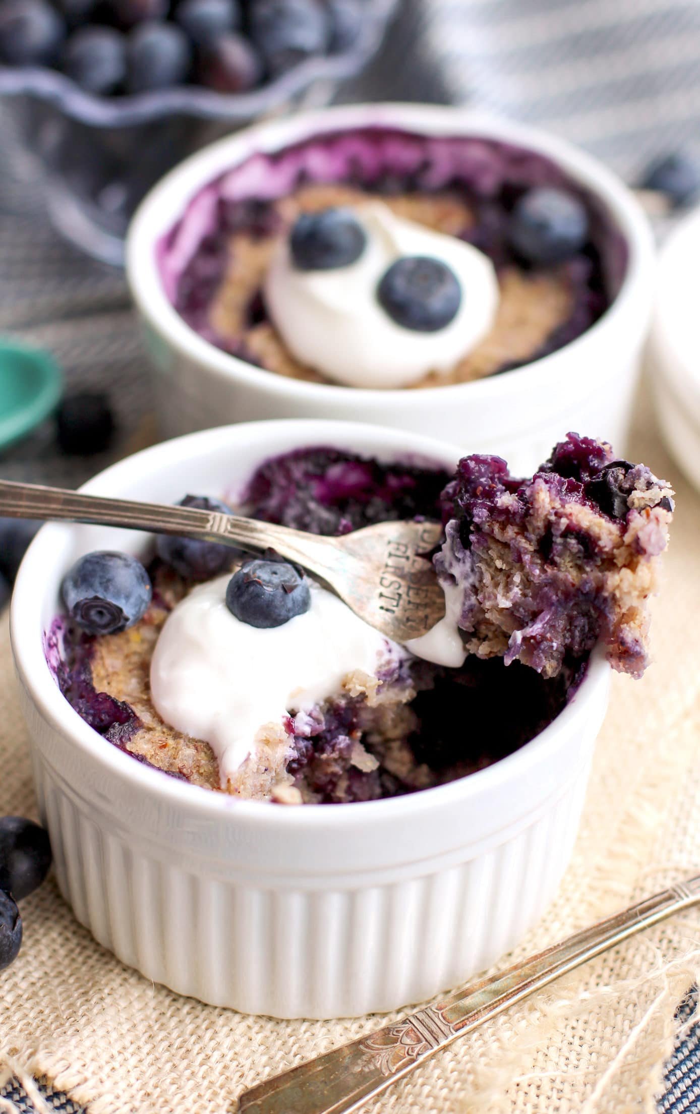 Healthy Microwaveable Blueberry Quinoa Flake Muffins (refined sugar free, low fat, high fiber, gluten free, dairy free, vegan) - Healthy Dessert Recipes at Desserts with Benefits