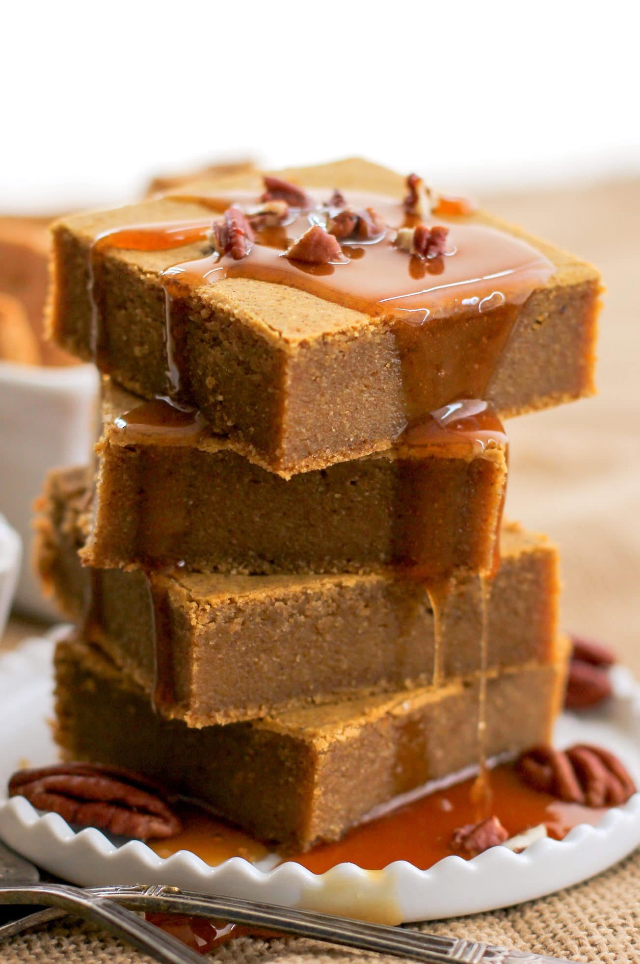 Healthy Pumpkin Blondies (sugar free, high fiber, gluten free, dairy free, vegan) - Healthy Dessert Recipes at Desserts with Benefits