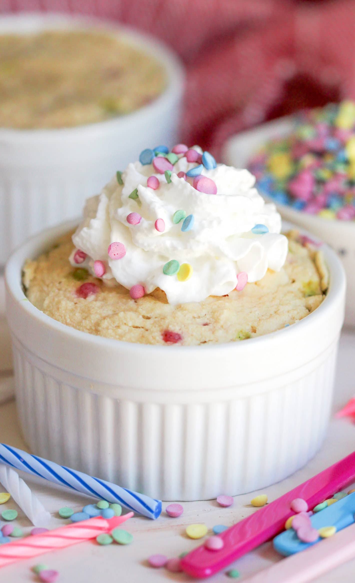 Healthy Single-Serving Funfetti Microwave Cake (all natural, sugar free, low fat, high protein, high fiber and gluten free, with vegan option!) - Healthy Dessert Recipes at Desserts with Benefits