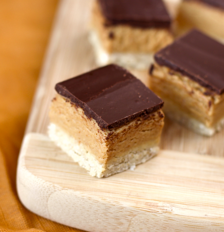Healthy Peanut Butter and Dark Chocolate Shortbread Bars recipe (no bake, refined sugar free, high protein, high fiber, gluten free) - Healthy Dessert Recipes at Desserts with Benefits
