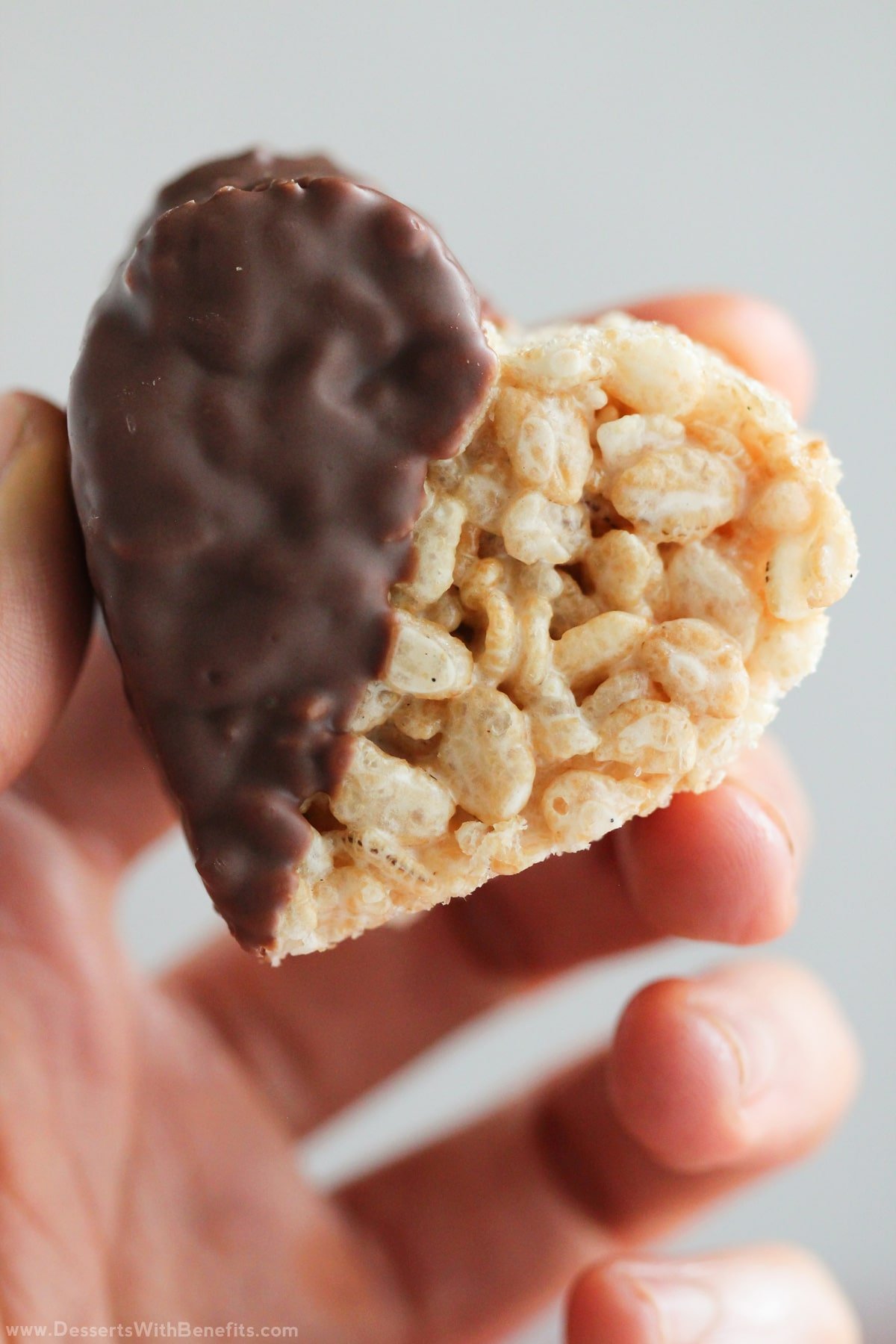 Super simple, quick, and easy 3-ingredient Healthy Krispy Treats recipe (plus Chocolate-Dipped Heart-Shaped Krispy Treats perfect for Valentine’s Day) – these homemade treats are sweet, chewy and crunchy, you’d never know they’re all natural, low fat, refined sugar free, and gluten free! Healthy Dessert Recipes at Desserts with Benefits