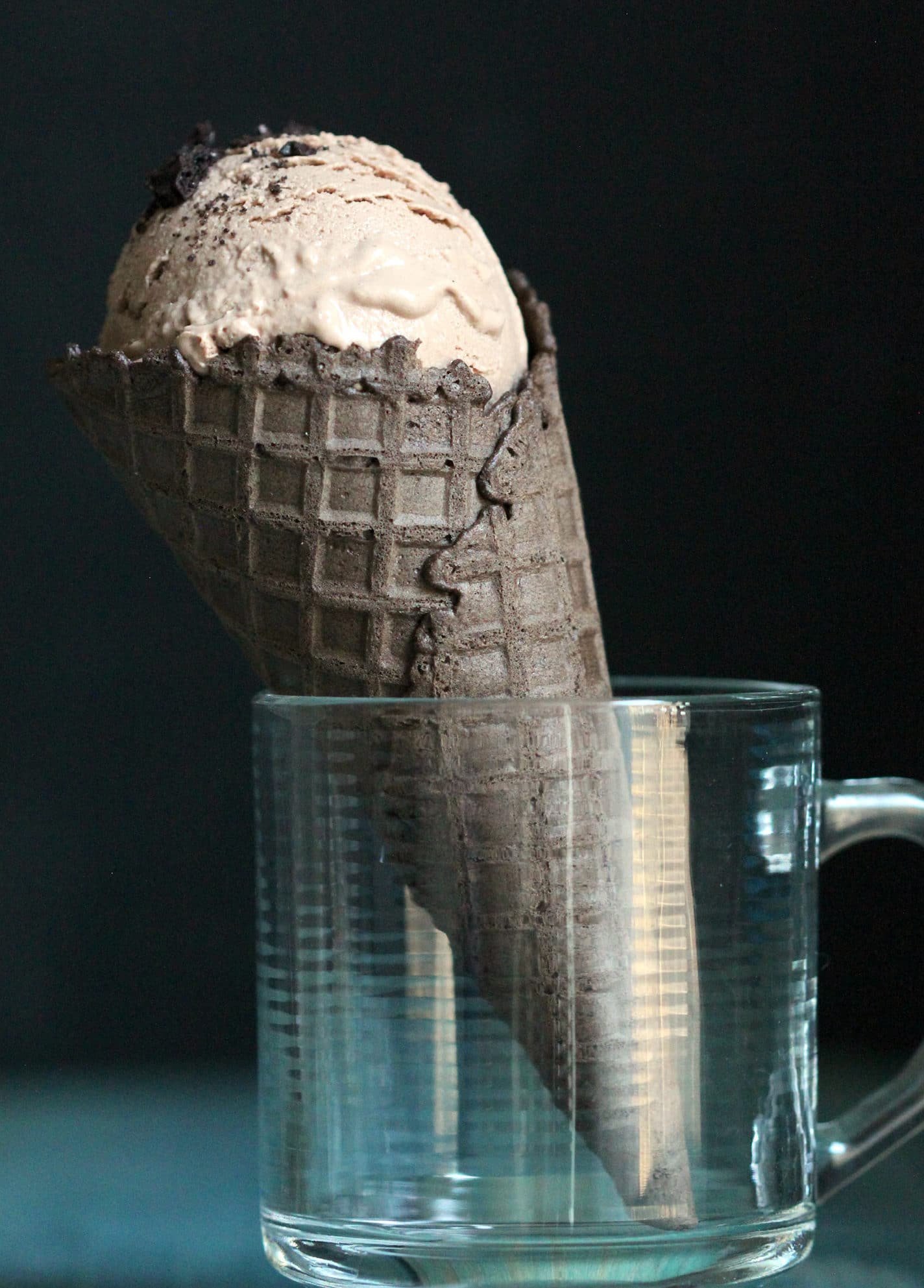 Healthy Cookies 'n' Cream Ice Cream recipe – sweet, creamy, addictive, and full of Oreo flavor, but made secretly sugar free, high protein, and gluten free! -- Healthy Dessert Recipes at Desserts with Benefits