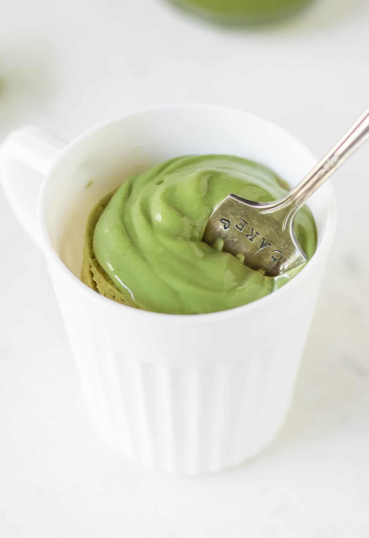 You can make this Healthy Single-Serving Matcha Microwave Cake in TWO minutes flat! This soft, springy, delicious cake makes the perfect balanced breakfast, snack, AND dessert. Plus, a Matcha Protein Frosting to top it off. This entire recipe has just 180 calories, and is sugar free, low carb, high protein, high fiber, and gluten free too! Healthy dessert recipes at the Desserts With Benefits Blog (www.DessertsWithBenefits.com)