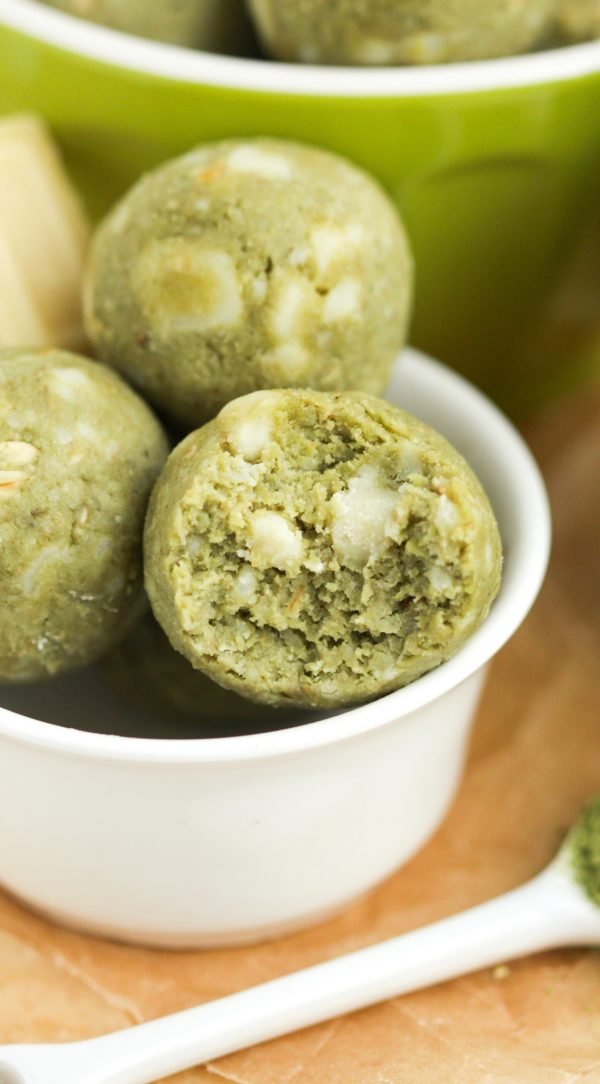 Healthy Matcha Green Tea White Chocolate Energy Bites (refined sugar free, gluten free) - Healthy Dessert Recipes at Desserts with Benefits