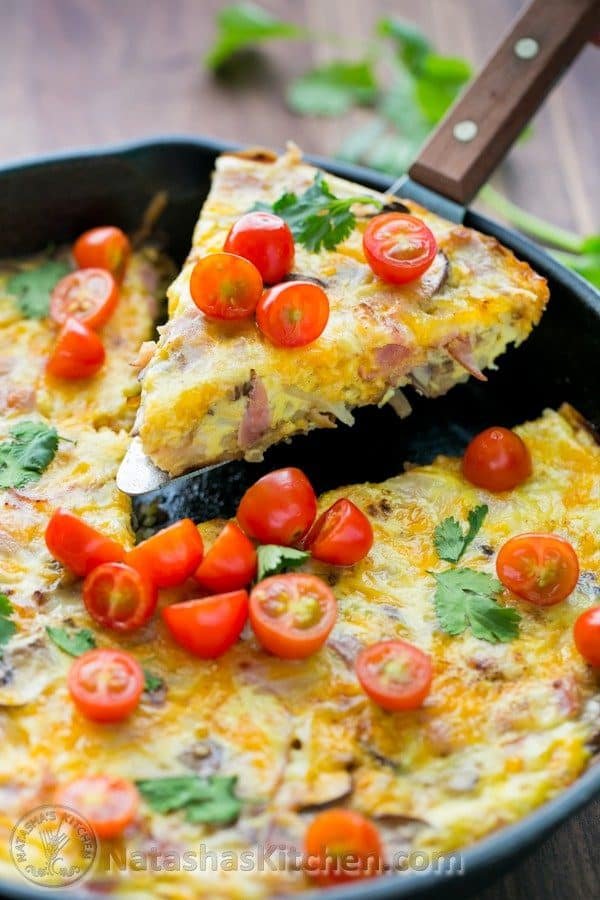 This cheesy breakfast casserole ( a one pan breakfast) is a great choice for breakfast or brunch. A family friendly breakfast casserole.