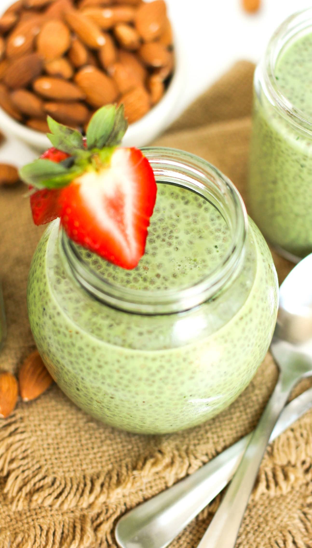 Healthy Matcha Green Tea Chia Seed Pudding (refined sugar free, low fat, low calorie, low carb, high fiber, gluten free, dairy free, vegan, raw, paleo) - Healthy Dessert Recipes at Desserts with Benefits