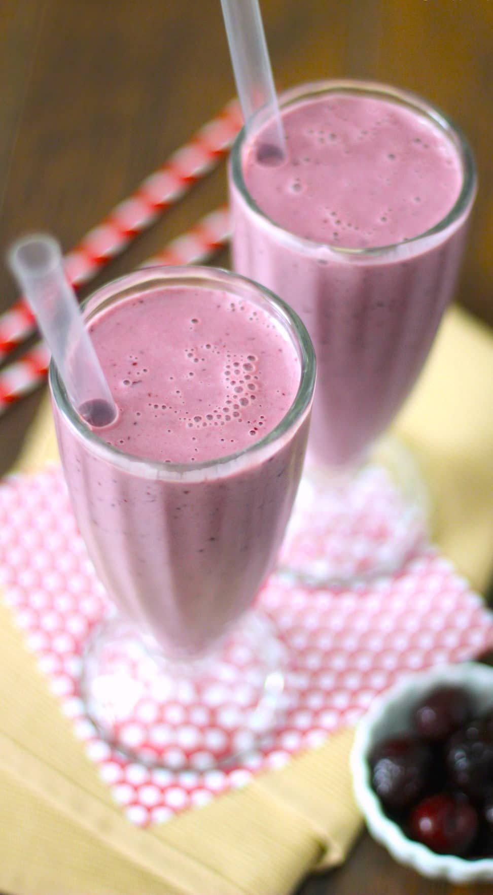 Healthy Cherry Milkshake (sugar free, low fat, high protein) - Healthy Dessert Recipes at Desserts with Benefits