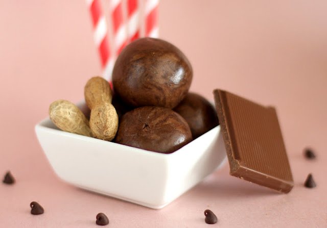 Healthy Chocolate Peanut Butter Protein Balls - Desserts with Benefits