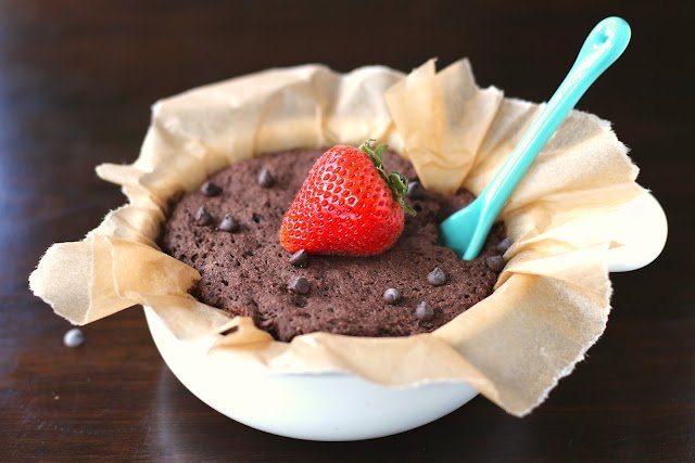 You can make this healthy Single-Serving Chocolate Buckwheat Microwave Cake in 5 minutes flat! It's so good you'd never know it's sugar free & gluten free. | Desserts With Benefits Blog