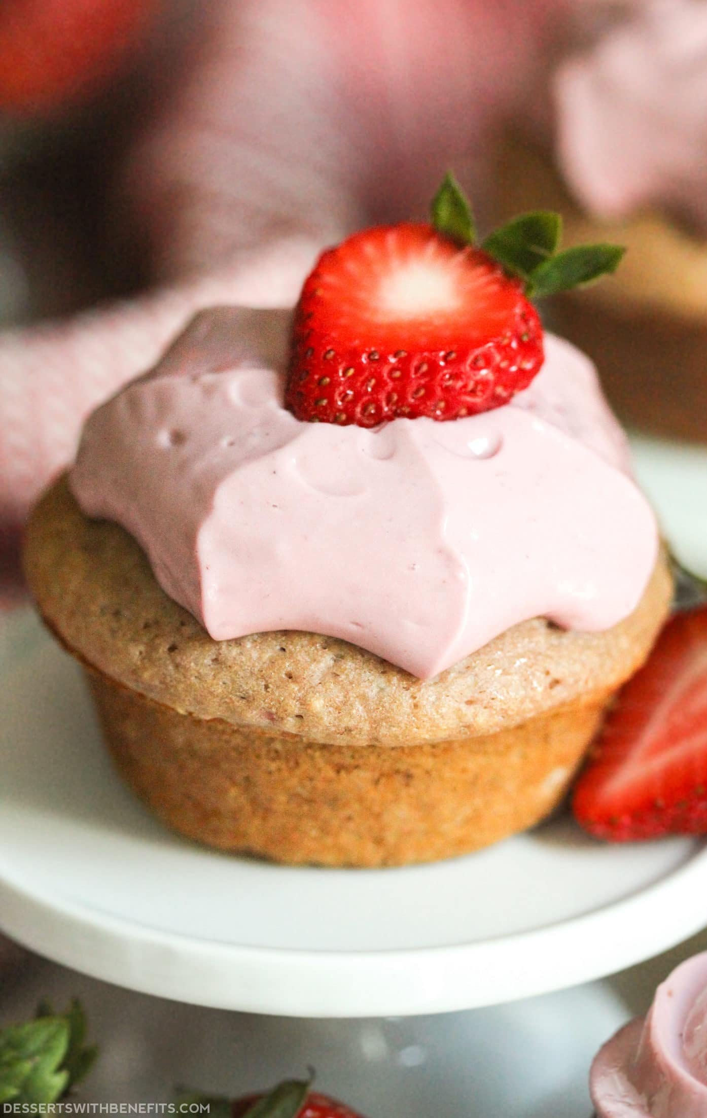 Healthy Strawberry Cupcakes with Strawberry Frosting (refined sugar free, low fat, high protein) - Healthy Dessert Recipes at Desserts with Benefits