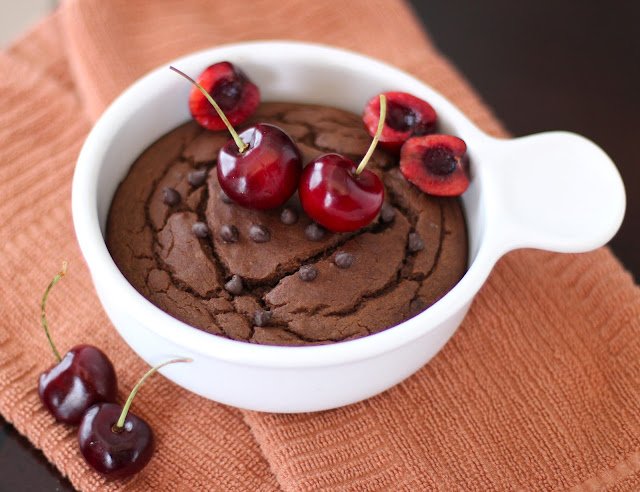 Healthy Single-Serving Chocolate Quinoa Protein Cake | Desserts With Benefits Blog