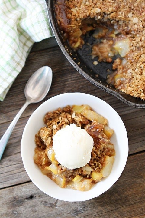 Brown Butter Pear Crisp Recipe on twopeasandtheirpod.com #recipe #dessert Brown Butter Pear Crisp Recipe on twopeasandtheirpod.com #recipe #dessert