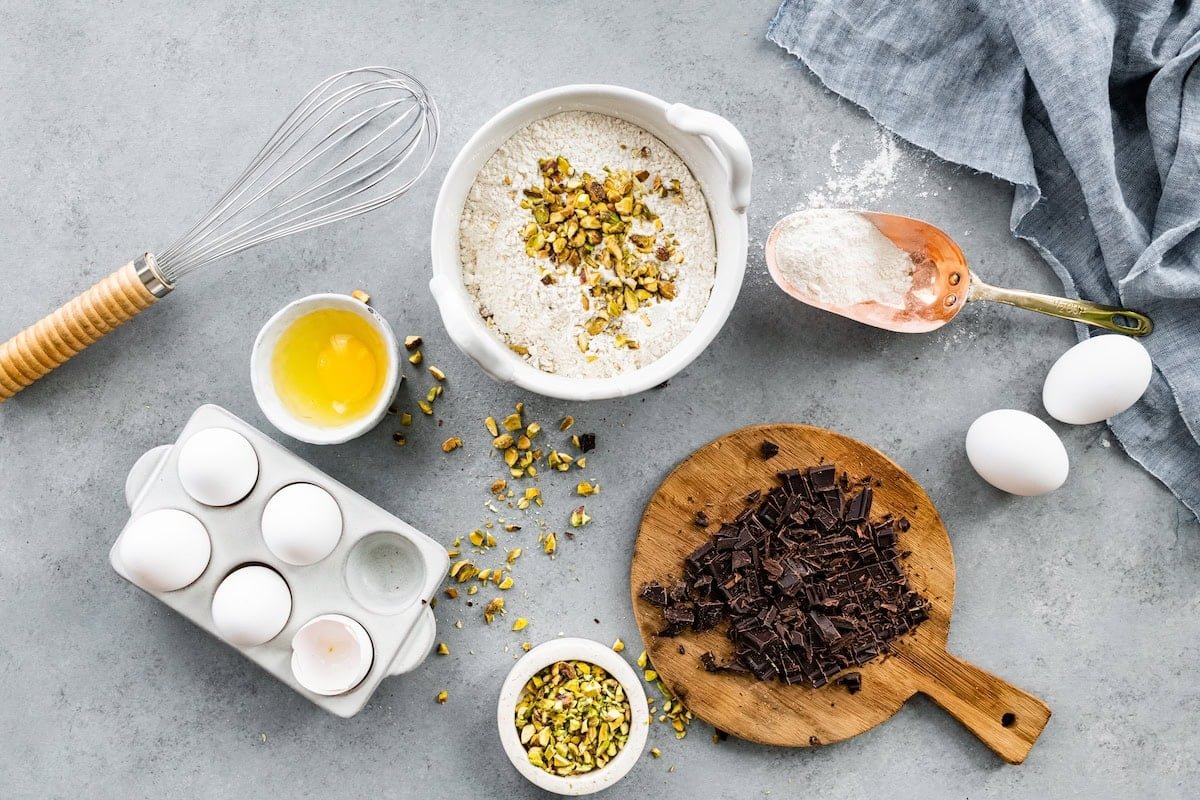 dark chocolate chunk pistachio cookie ingredients.