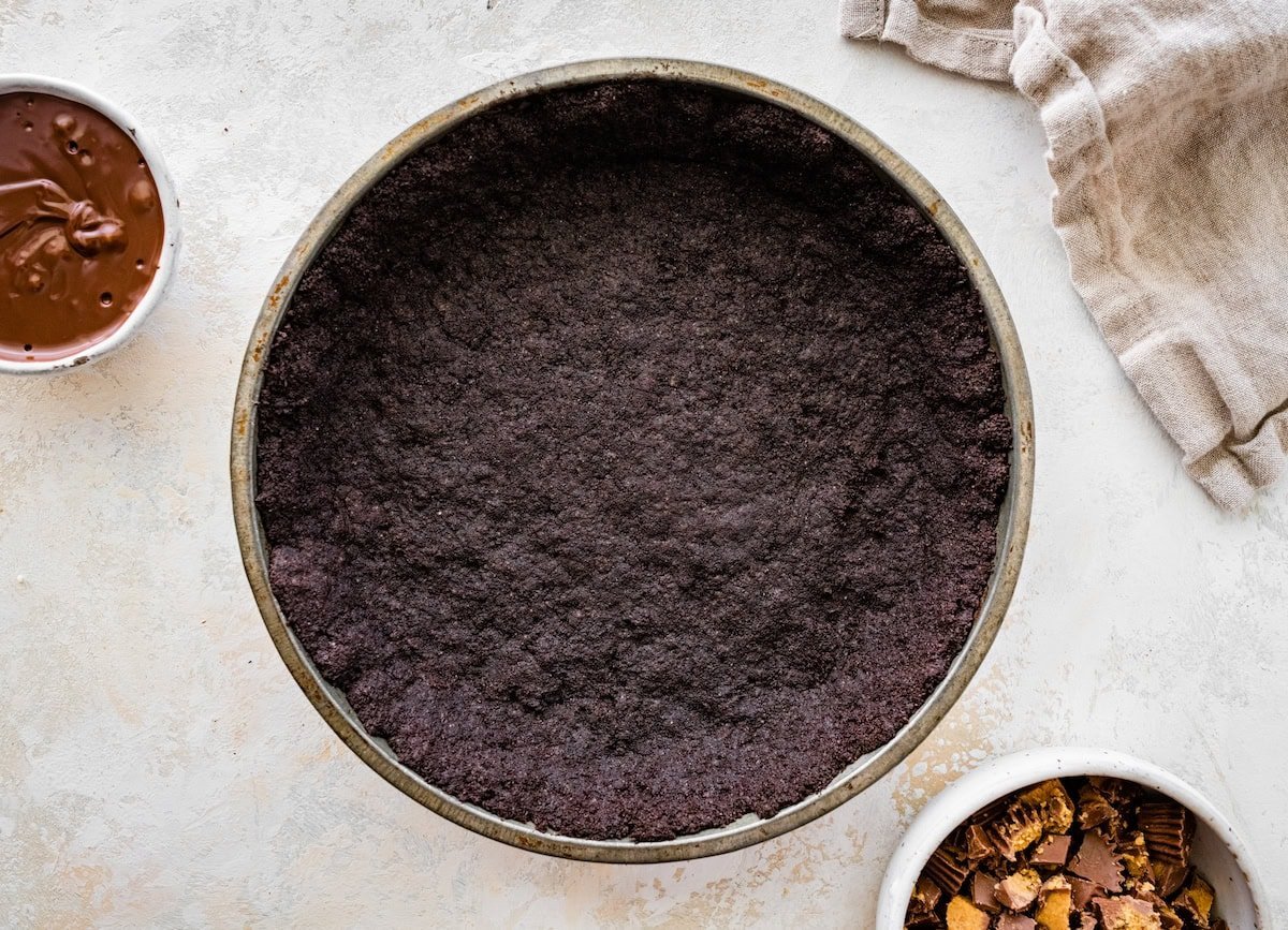 Oreo crust in pie pan.