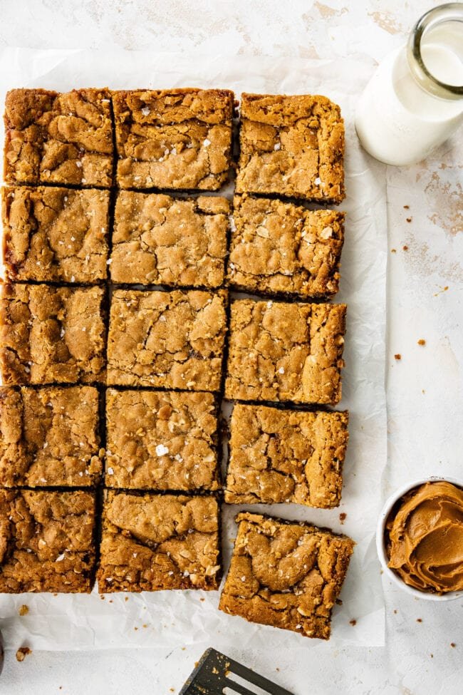 Biscoff caramel cookie bars with milk