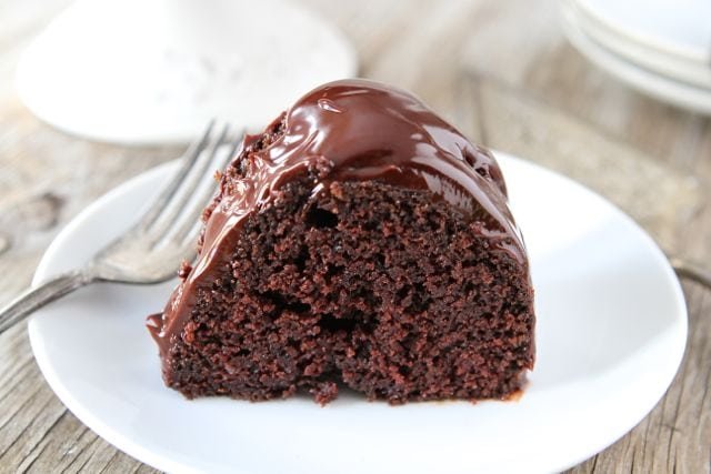Chocolate Sour Cream Bundt Cake Recipe-the BEST chocolate cake and it's easy to make! #cake #chocolatecake #chocolate #dessert #bundtcake sour cream Chocolate Cake Recipe